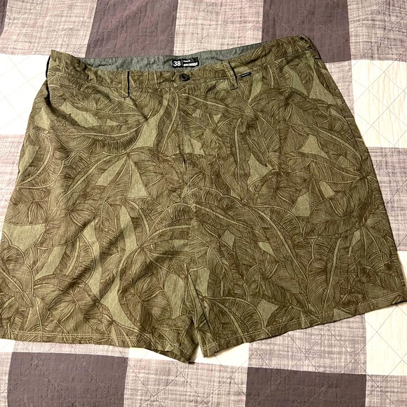 Hurley Other - Hurley phantom shorts size 38